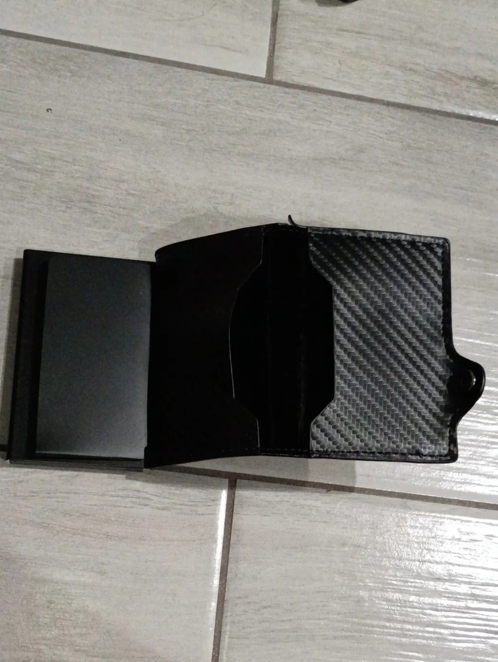 Slim Carbon-Texture Black Men's Card Wallet
